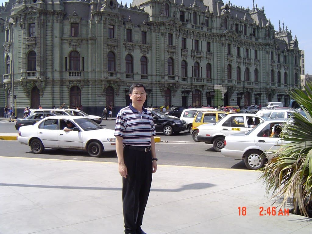 蘇鴻國 推廣委員 - 祕魯贈經