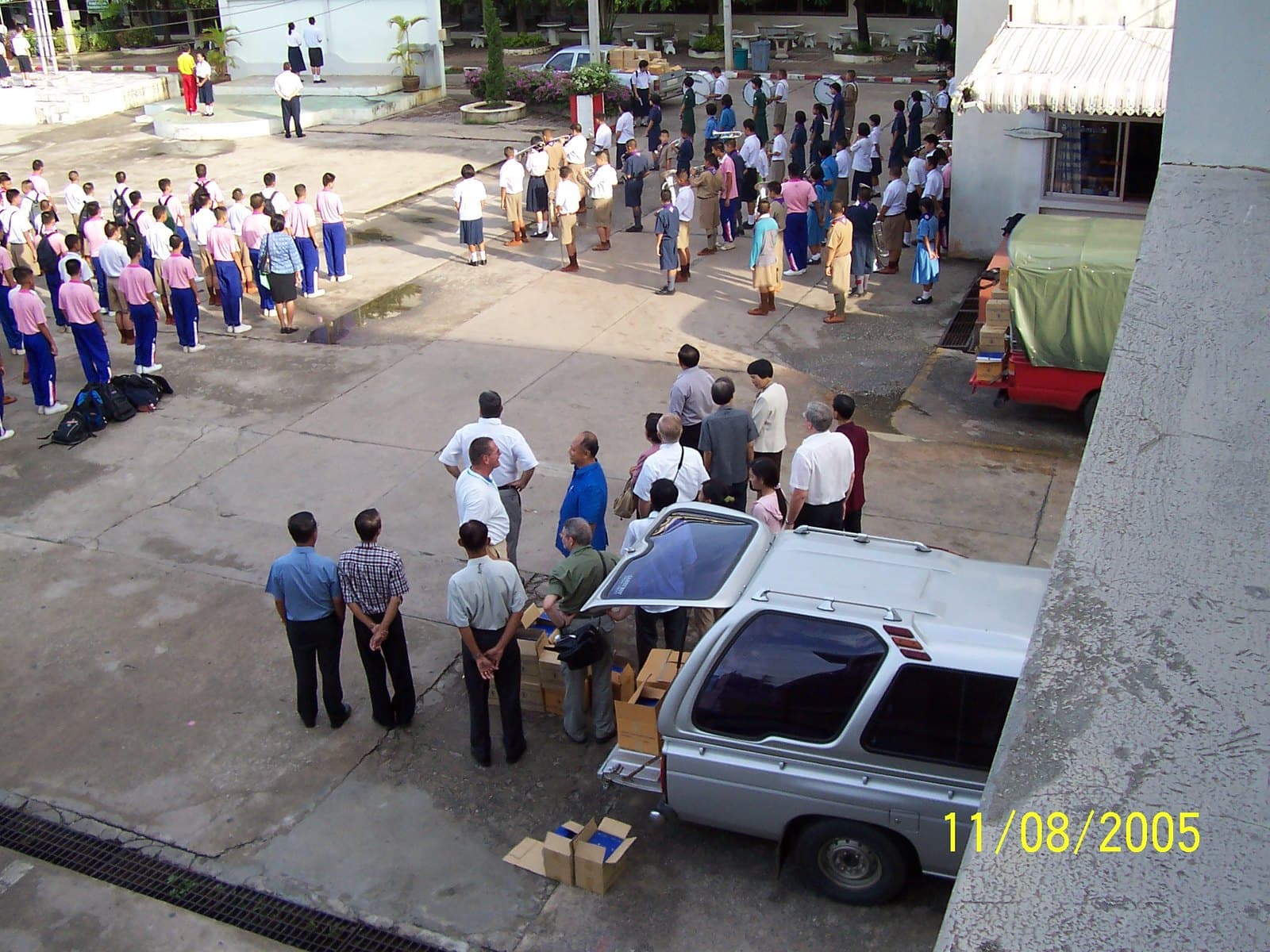 周神彬 理事長 - 泰國贈經